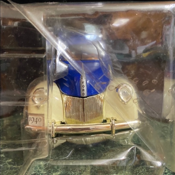 SOLD👏🏼👏🏼👏🏼👏🏼👏🏼 - Picture 3 of 4